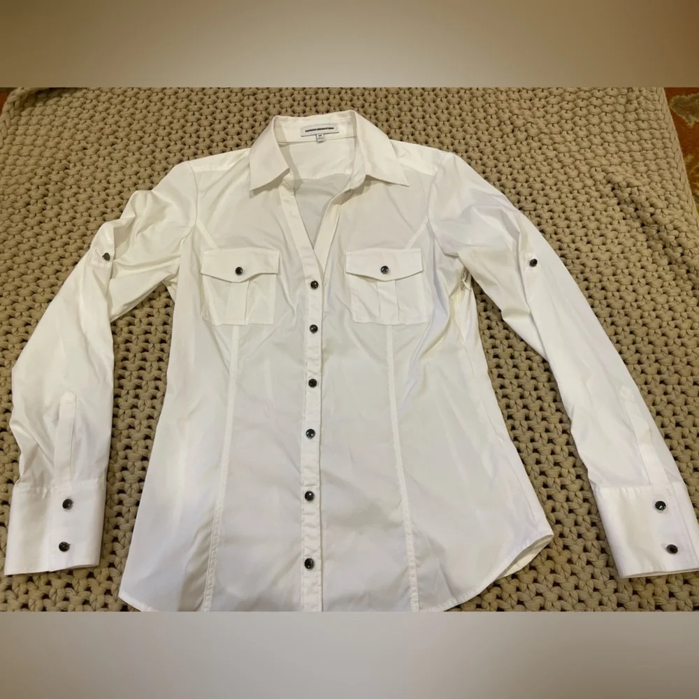 EXPRESS Cream classic blouse w/black button detail M - Picture 2 of 8